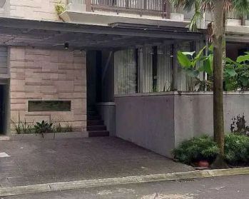 Rumah Mewah di Hyarta Residence Jl. Palagan Dekat UGM