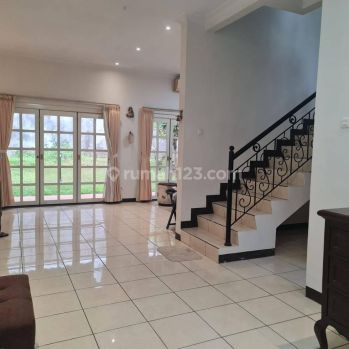 Di Sewakan Rumah Cantik Diarea Mantap Kota Baru Parahyangan, Bdg