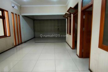 Ruang usaha di pusat kota Bandung dekat dengan pasar dan alun alun kota Bansung