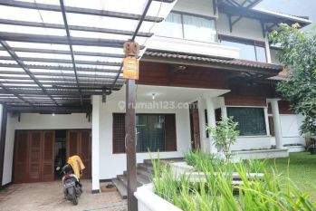 MENARIK.DI JUAL RUMAH TERAWAT GEGERKALONG SETIABUDI BANDUNG UTARA