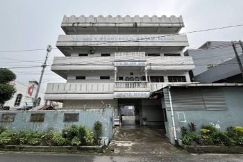 Gedung Hook di Jalan Selam 2 ( Mandala )