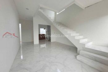 Rumah Stylish Modern House Dekat Dengan Tol Bambu Apus Jakarta Timur