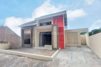Rumah Baru siaphuni hadap Timur Gedongan dekat Exit Tol Solo