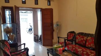 Rumah + Kios pinggir jalan Depok