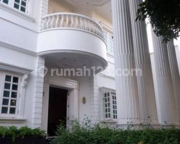Rumah Mewah Full Furnished di Menteng Dijual Cepat Saja!