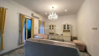 Rumah di Pondok Indah, Jakarta Selatan Mewah Siap Huni