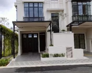 dijual rumah di duta garden brand new