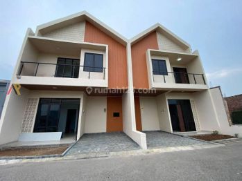 Rumah Dijual Cipayung Jakarta Timur Townhouse Pinggir Jalan Dekat Tol