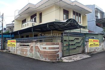 Non.561 Rumah Cluster 2nd 2.5 Lantai Taman Cosmos Jakarta Barat