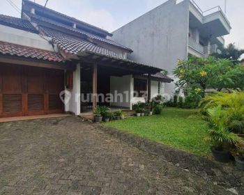 Rumah Lama Terawat Dijual di Kebayoran Baru, Jakarta Selatan