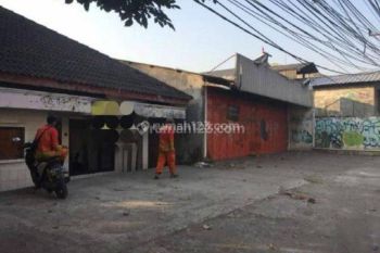 Gudang di Jalan Raya Bekasi , Bekasi 700 m Bagus Sertifikat Hak Milik