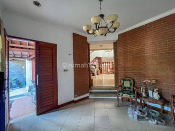 Rumah Nyaman Semi Furnished Siap Huni di Batununggal, Bandung