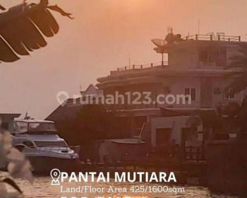 Rumah Mewah di Pantai Mutiara
Pluit Jakarta Utara Private Dermaga