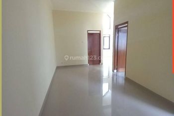 Cuma Ini Rumah Hoek Cluster Cisaranten Bandung 93M1