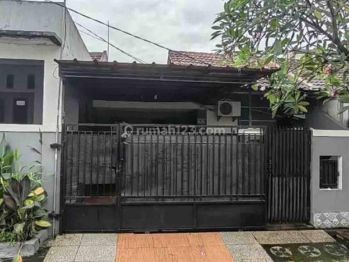 Rumah Cantik Siap Huni di Karangsatria Green Residence J20508