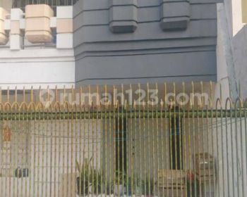 Rumah Green Garden Butuh Renovasi Jual Cepat