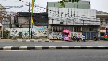 DIJUAL MELALUI LELANG BANK RUMAH EX KANTOR POSISI HOOK JL.HANG LEKIU