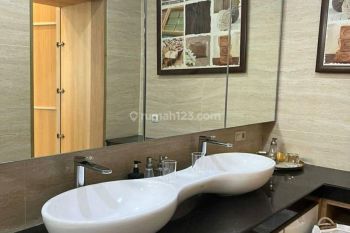 Rumah cantik dan bagus di Bukit Golf Mediterania,Pik.