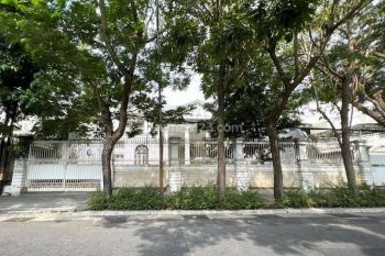 Rumah Mewah Murah Di Raya Dharmahusada