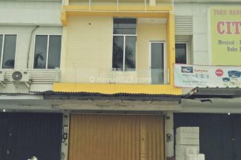 kan Ruko Rembrand: Lokasi Ideal di Pinggir Jalan Raya yang Ramai