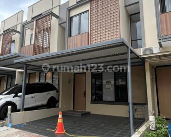 Rumah 2 Lantai Furnished HGB di Legenda Wisata Cibubur, Bogor