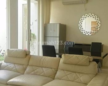 Rumah Ciamik Lokasi Strategis Good View di Graha Famili