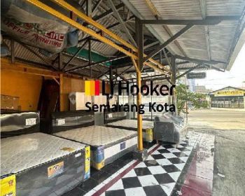 Bangunan Usaha di Jalan Indraprasta