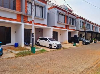 Rumah Ready Stock 2 Lantai 3 Kt dekat CBD Graha Raya Bintaro bisa KPR