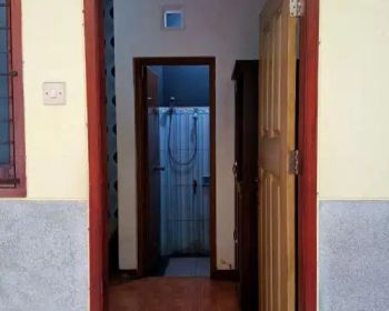 kos putri kamar mandi dalam di kertoasri UB malang