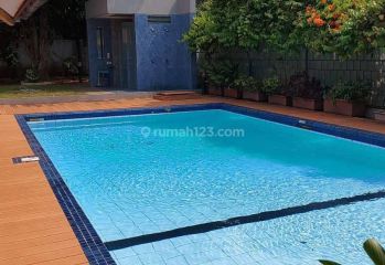 Rumah Classic Bukit Golf Jual Cepat, Rumah Fasilitas Lengkap di Pondok Indah