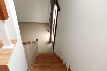 DI SEWAKAN / DI KONTRAKAN RUMAH 2 LANTAI DESAIN MINIMALIS SIAP HUNI DI DAERAH