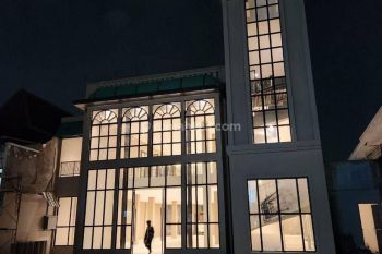 Disewakan gedung komersil di Ir djuanda, dago. Lt 1040. Lm 20