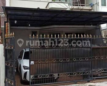 Rumah bagus Siap huni Di Taman ratu(TR131)