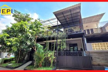 Rumah 2 Lantai di Graha Padma Siap Huni Hadap Utara