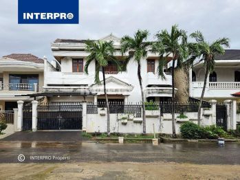 Rumah di Sunrise Garden Jakarta Barat Lantai Marmer Lt 374m2