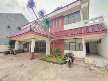 Gedung Restoran Rumah Makan Pinggir Jalan Raya Utama Cikarang