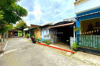 Rumah second 2 Lantai di Plumbon wetan mojolaban murah