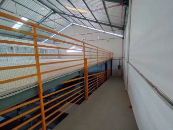 Gudang Sewa Strategis Dekat Mayjend Jalan Dukuh Kupang Timur