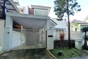 Rumah dengan Private Swimming Pool di VPT