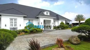 VILLA MEWAH SENTUL ~ LT/LB 17.000/2.500 ~ LUXURIOUS AMERICAN CLASSIC VILLA ~ ~ !