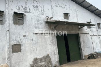 GUDANG STRATEGIS SIAP PAKAI DEKAT MERR, JUANDA, GUNUNG ANYAR