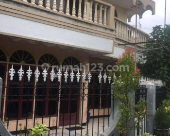 Rumah 2 Lantai di Karang Tembok Surabaya