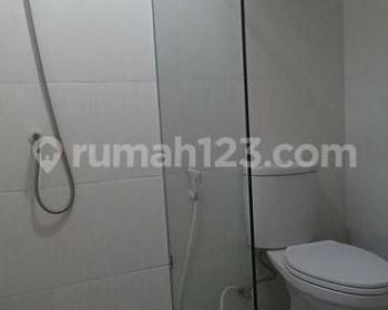 Rumah baru 2 lantai full furnished, tengah kota