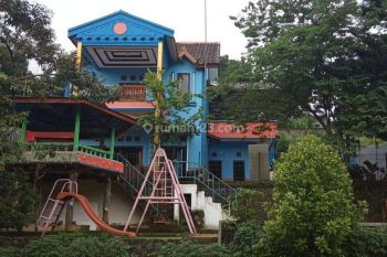 Di  Rumah Villa Di Megamendung Bogor