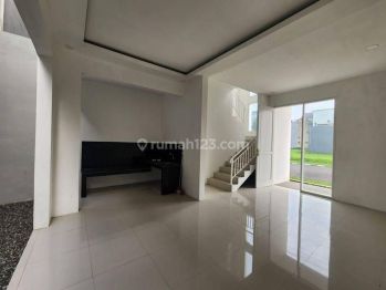 Rumah Baru SHM 2 Lantai di Mekar Wangi, Bandung