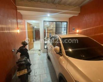 Rumah 2 Lantai Bagus Kebon Jeruk Semi Furnsihed SHM Jakarta Barat