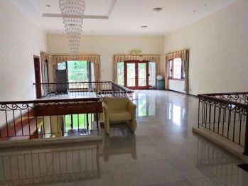 Rumah Muraah Minimalis di Granada Pakuwon Indah Fasilitas Lengkap