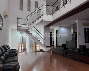 di Bukit Gading Mediterania, Jakarta Utara