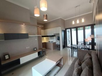 rumah 2 lantai, dekat dengan akses toll bsd