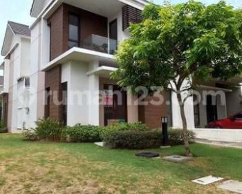Disewakan Rumah 2 Lantai di Burgundy Summarecon Bekasi